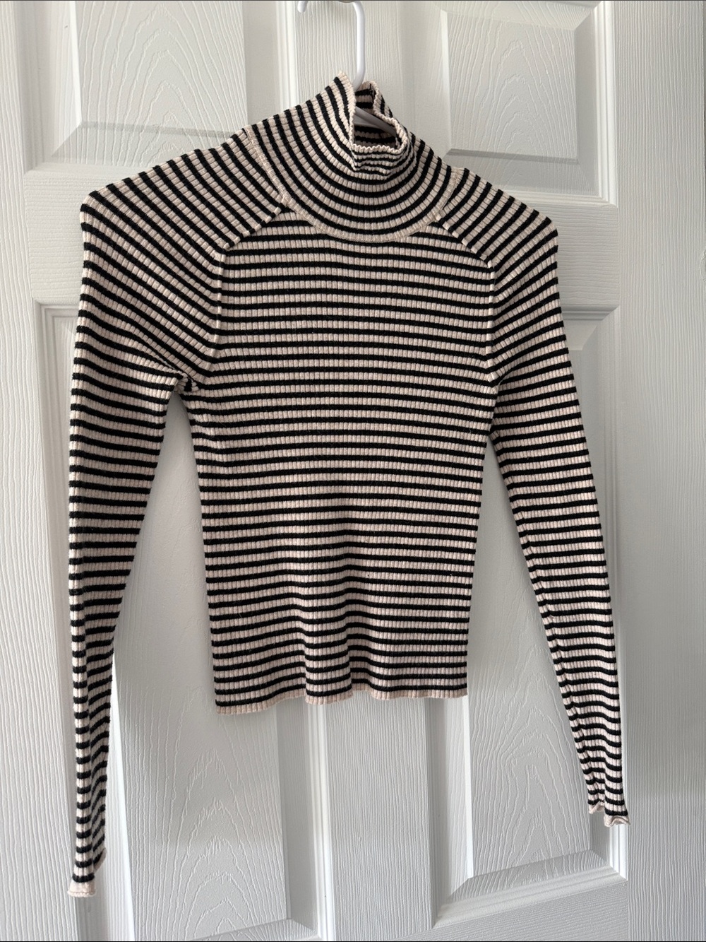 Universal Thread Black and Cream Striped Ribbed Turtleneck